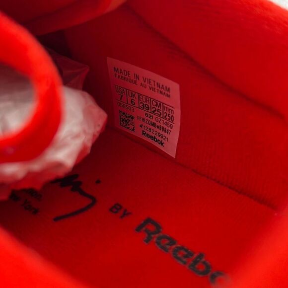 Reebok Classic Red and White Sneakers - Picture 11 of 11